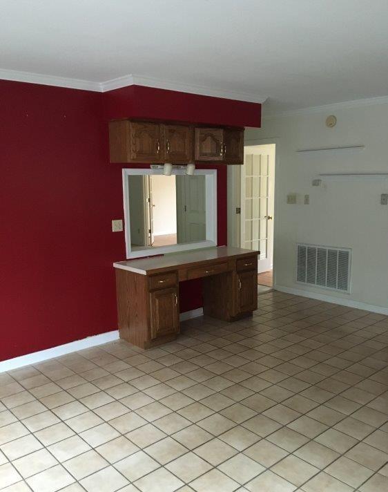 665 Tree Ridge Road Knoxville, TN 37922 - Photo 6 of 14 Built-in Desk