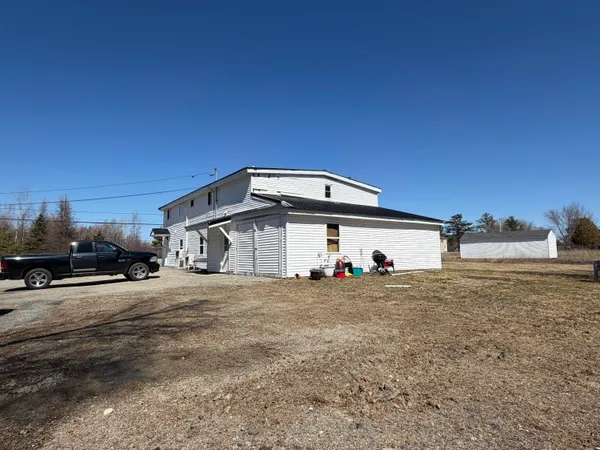 $529,000 | 442 West Broadway, Lincoln, ME 04457