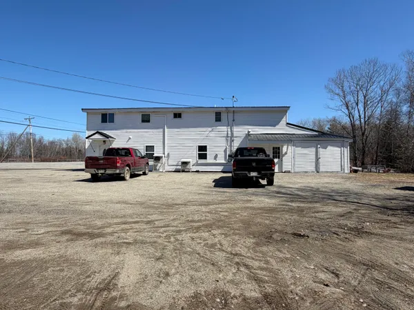 $529,000 | 442 West Broadway, Lincoln, ME 04457