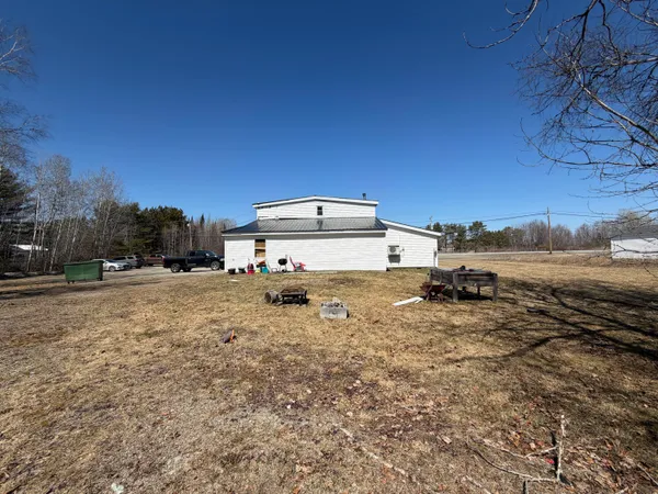 $529,000 | 442 West Broadway, Lincoln, ME 04457