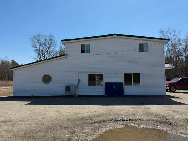 $529,000 | 442 West Broadway, Lincoln, ME 04457