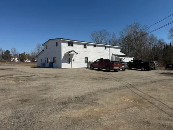 $529,000 | 442 West Broadway, Lincoln, ME 04457