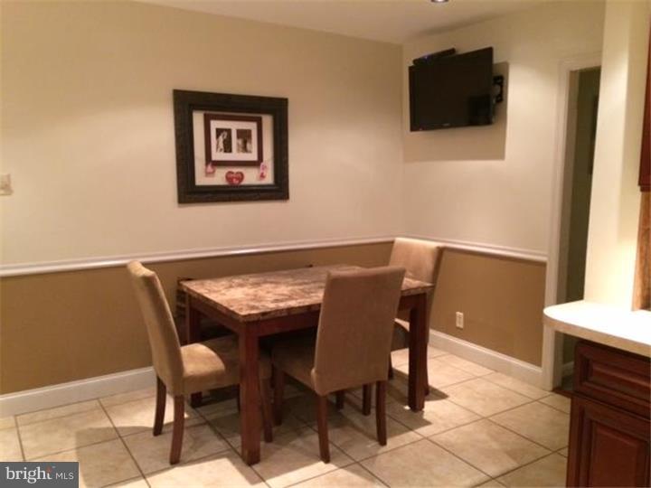 674 Rennard Street Philadelphia, PA 19116 - Photo 6 of 18 Dining Room