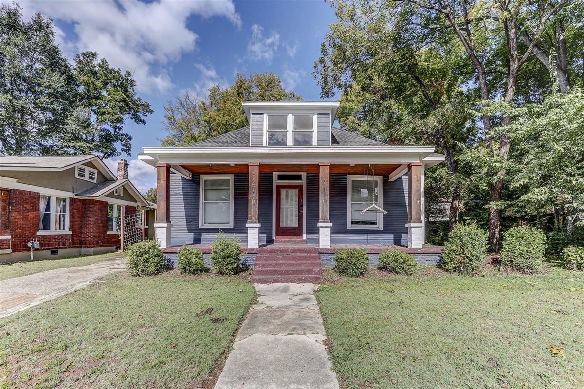 2006 Felix Avenue Memphis, TN 38104 - Photo 2 of 37 front view of a house with a yard
