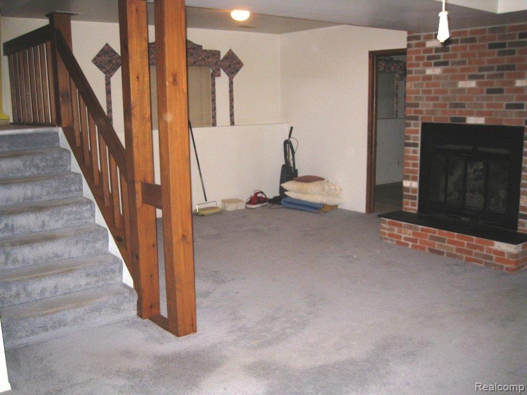 2787 West Auburn Road Rochester, MI 48309 - Photo 10 of 25 family room 2