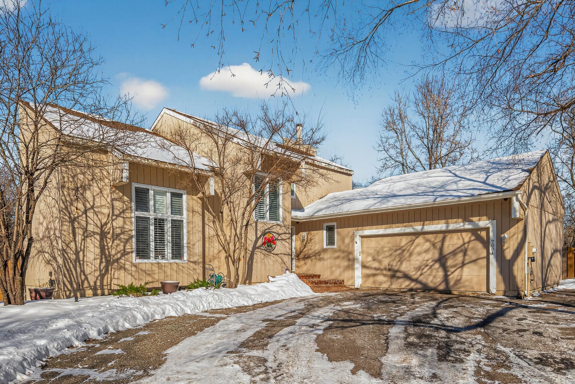 7001 Beacon Circle Eden Prairie, MN 55346 - Photo 2 of 16