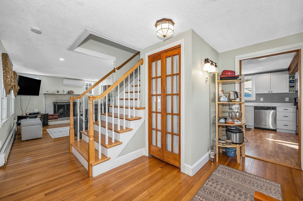34 Stark Avenue Wakefield, MA 01880 - Photo 13 of 33