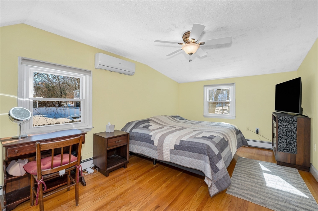 34 Stark Avenue Wakefield, MA 01880 - Photo 15 of 33