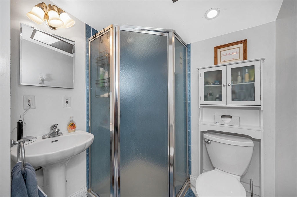 34 Stark Avenue Wakefield, MA 01880 - Photo 17 of 33
