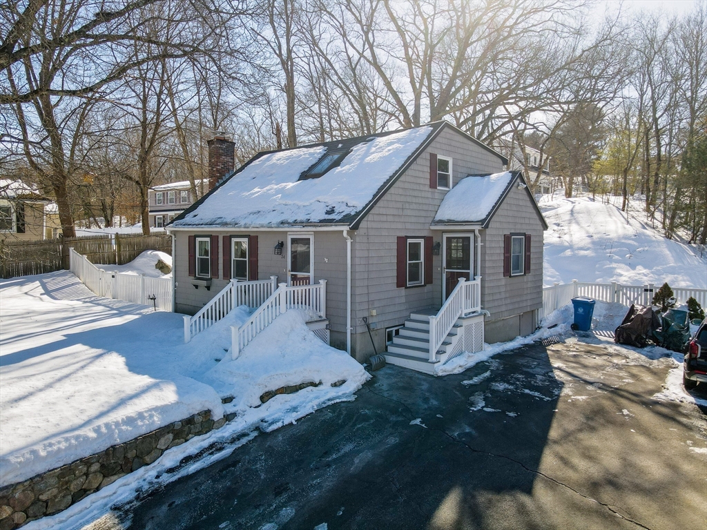 34 Stark Avenue Wakefield, MA 01880 - Photo 2 of 33