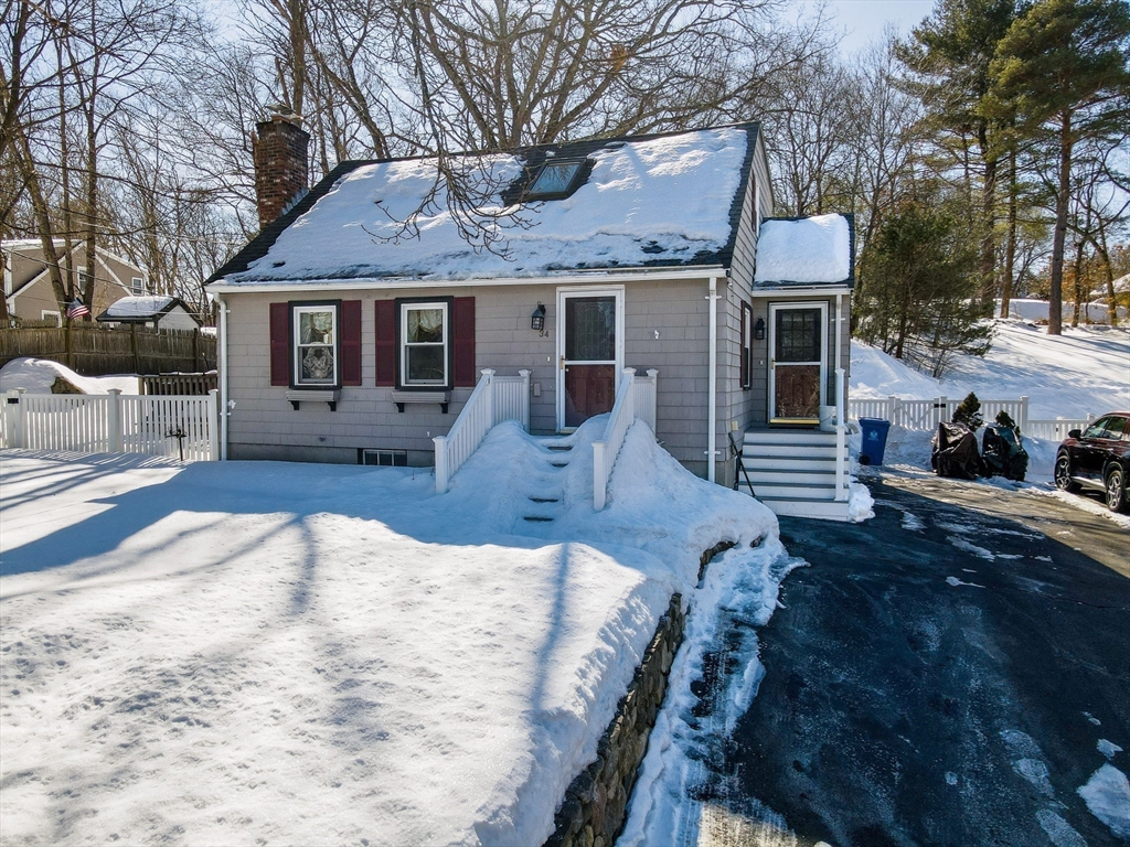 34 Stark Avenue Wakefield, MA 01880 - Photo 3 of 33