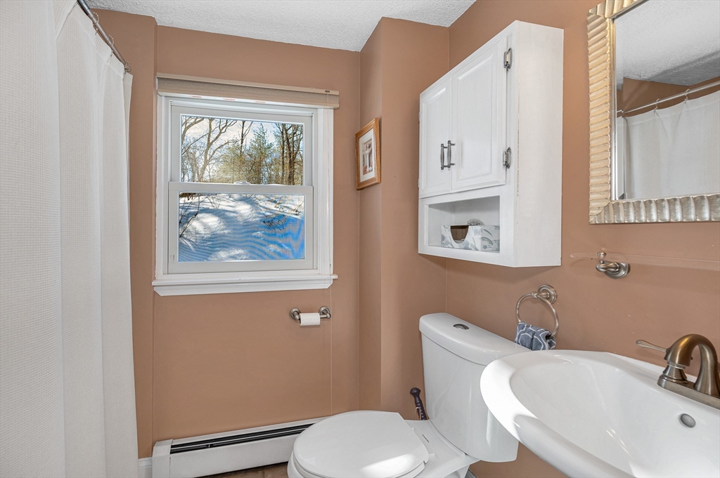 34 Stark Avenue Wakefield, MA 01880 - Photo 7 of 33