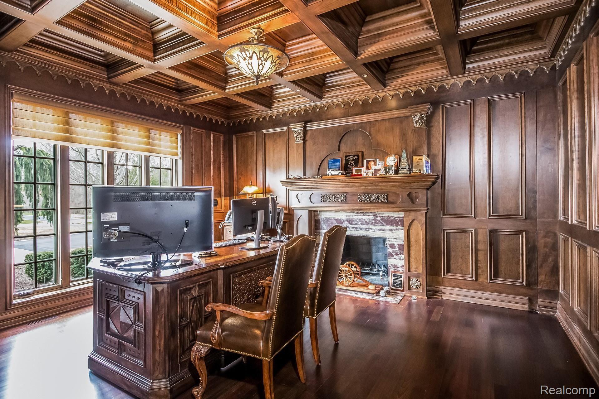 1310 Orchard Ridge Road Bloomfield Hills, MI 48304 - Photo 18 of 52 17 - LIBRARY.jpg