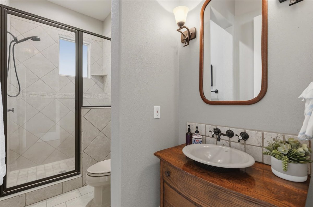 4140 County Road 467 Elgin, TX 78621 - Photo 9 of 40