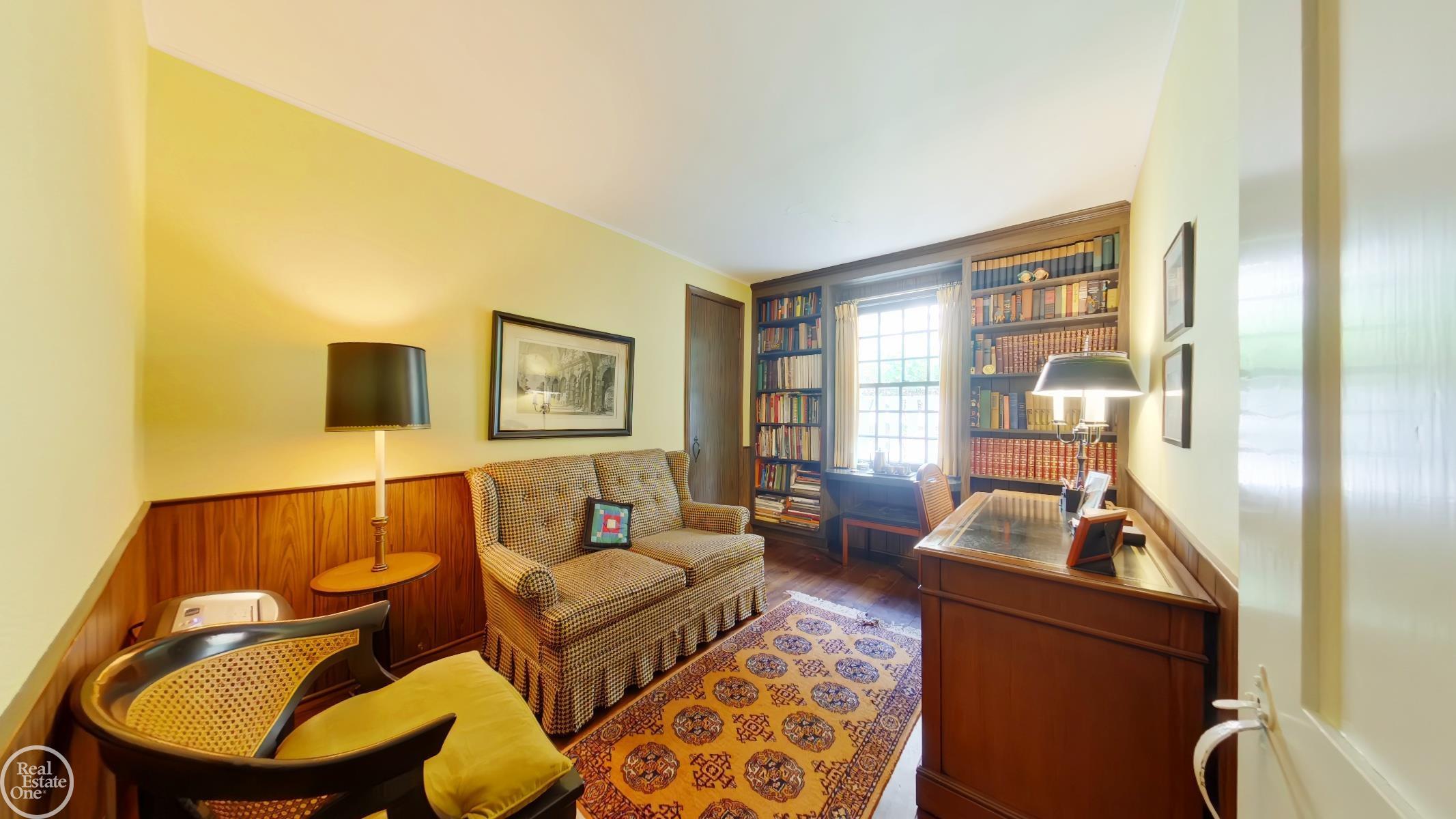 61 Merriweather Road Grosse Pointe, MI 48236 - Photo 18 of 54 50117216-20.JPG
