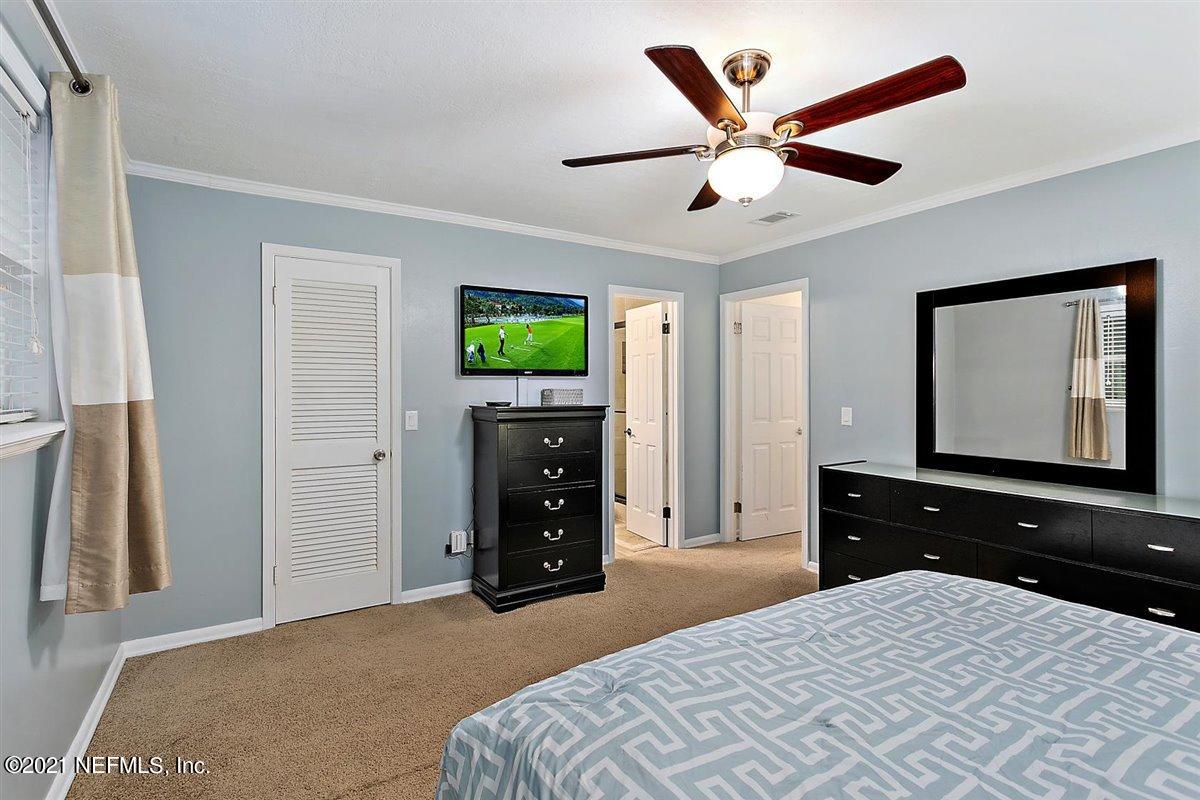 8819 Runnymeade Road Jacksonville, FL 32257 - Photo 15 of 26 15-Primary Bedroom