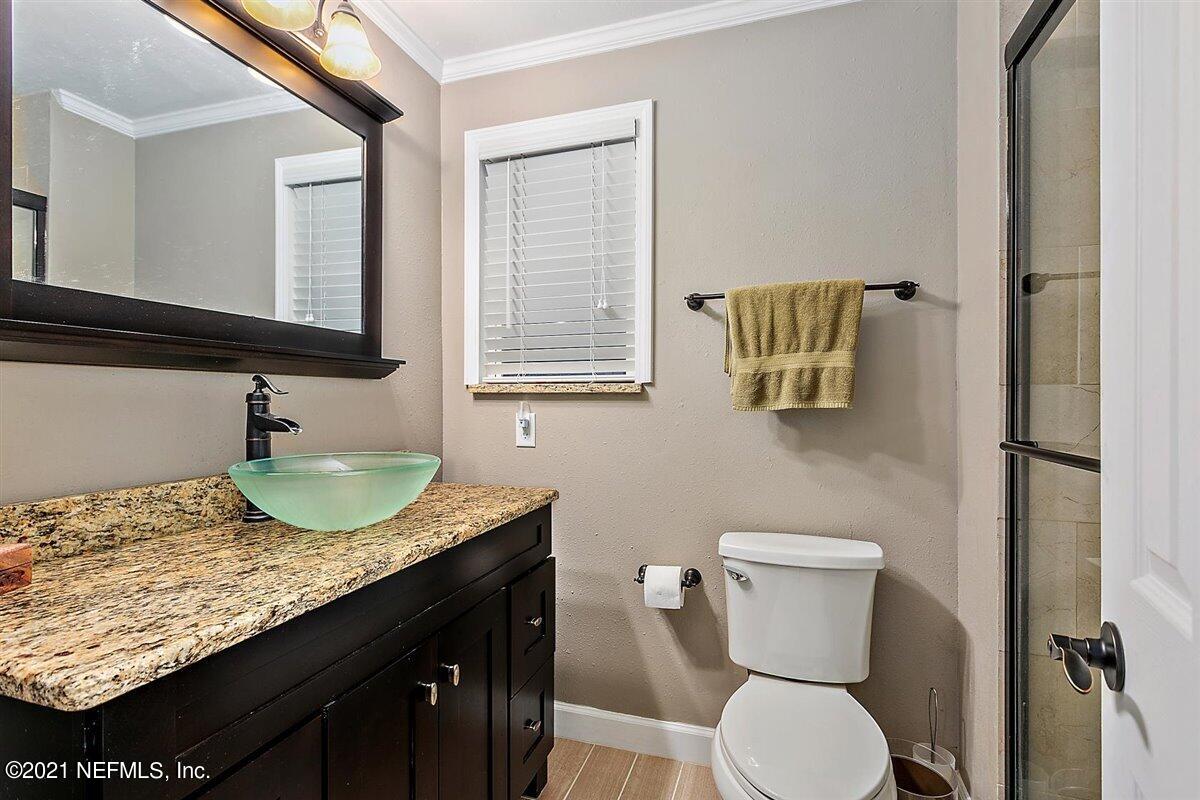 8819 Runnymeade Road Jacksonville, FL 32257 - Photo 16 of 26 16-Primary Bathroom