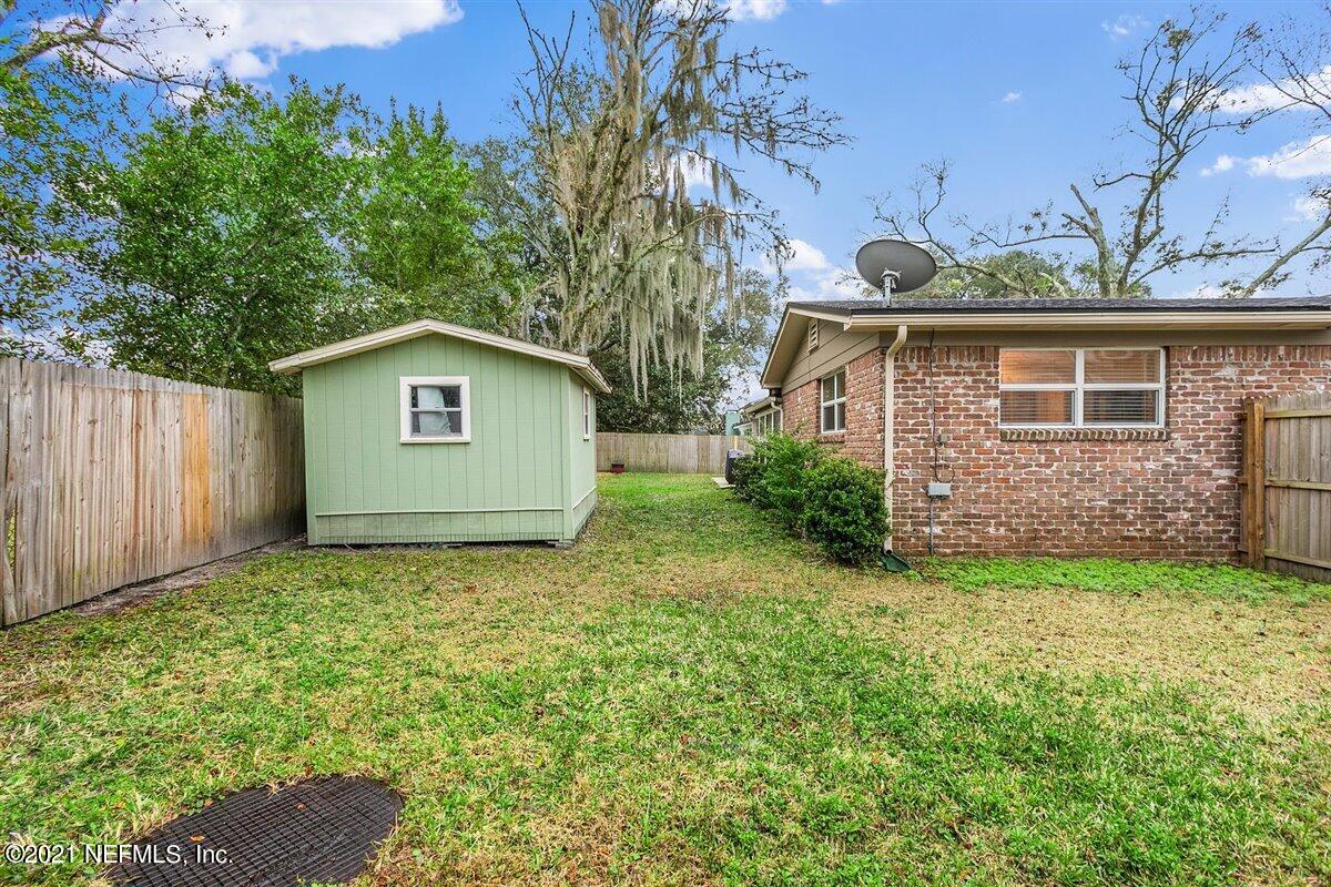 8819 Runnymeade Road Jacksonville, FL 32257 - Photo 25 of 26 25-Backyard