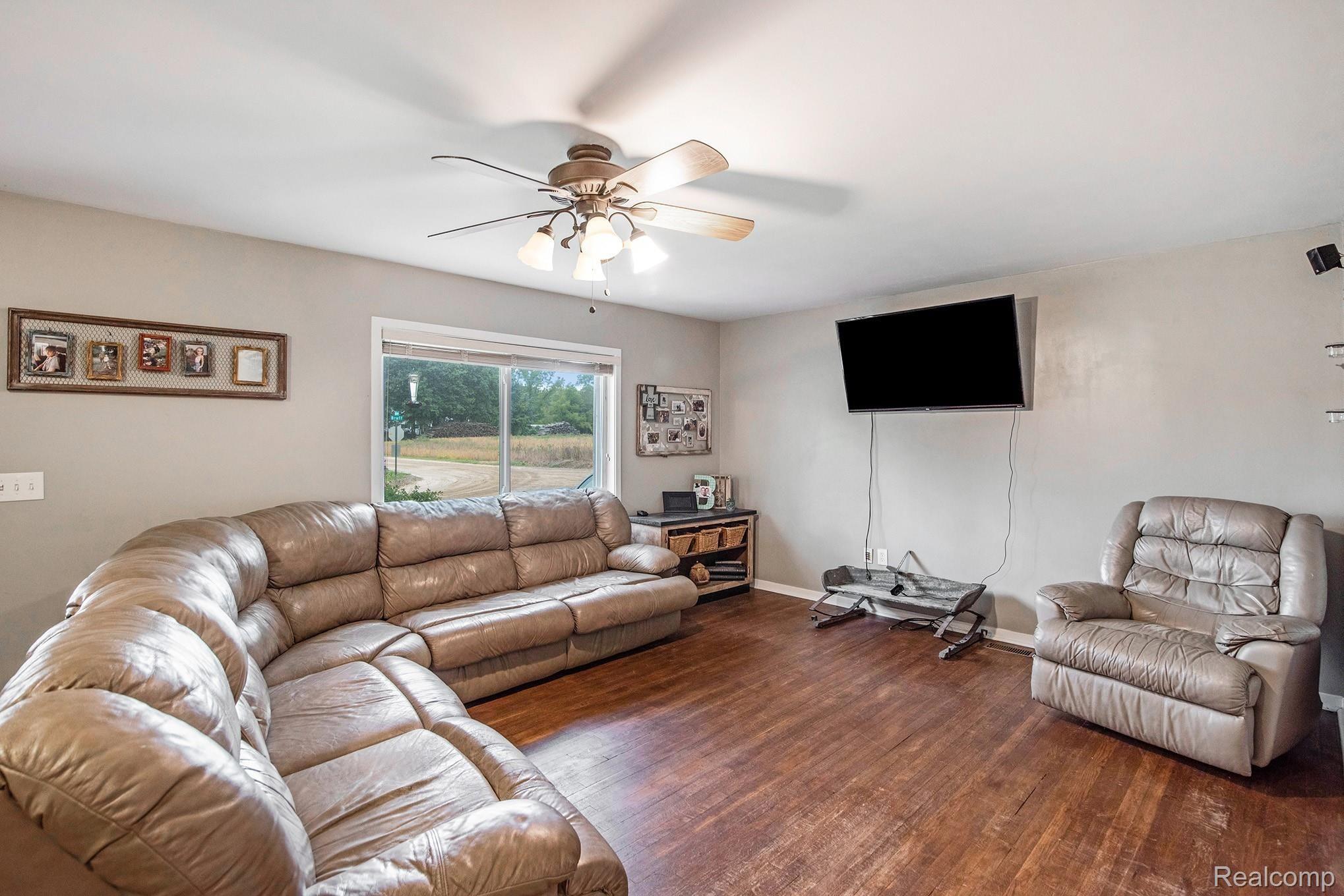 11305 Bohm Road Byron, MI 48418 - Photo 8 of 29 DSC_5831.jpg