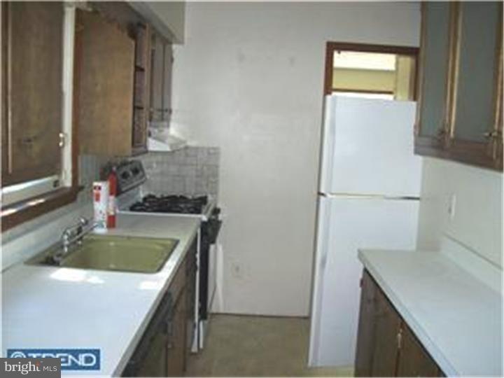79 Woodland Road Huntingdon Valley, PA 19006 - Photo 4 of 7 Kitchen