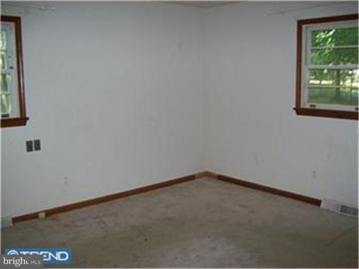 79 Woodland Road Huntingdon Valley, PA 19006 - Photo 5 of 7 Bedroom