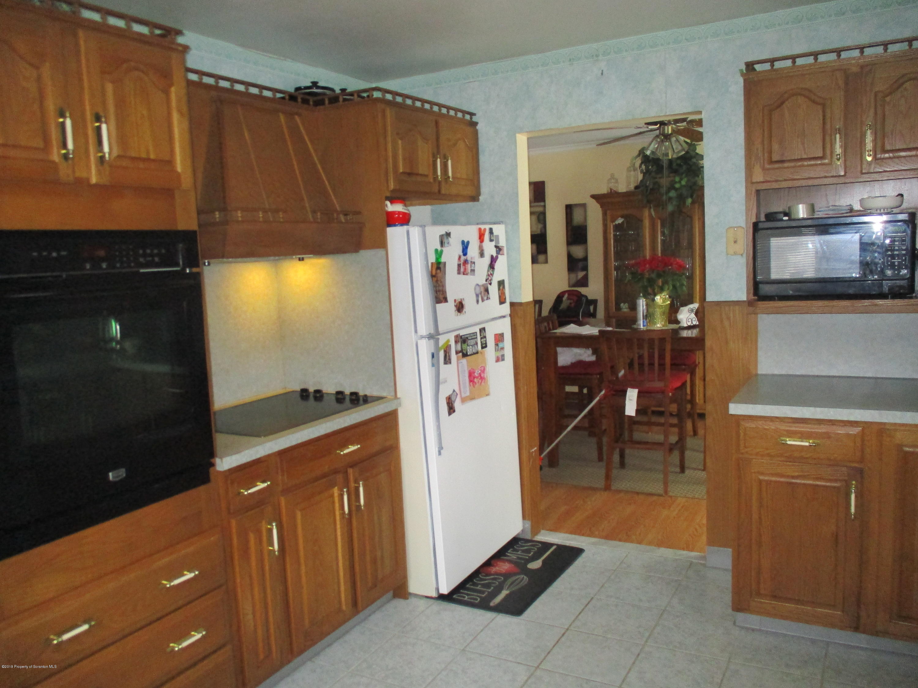 225 Blue Shutters Road Moscow, PA 18444 - Photo 17 of 23 Gallery Image 17