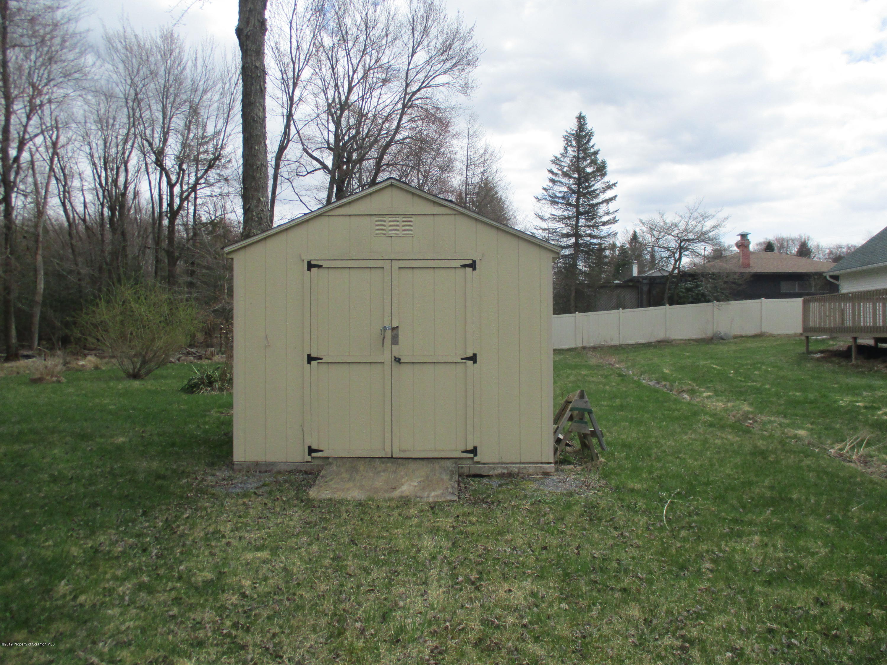 225 Blue Shutters Road Moscow, PA 18444 - Photo 23 of 23 Gallery Image 23
