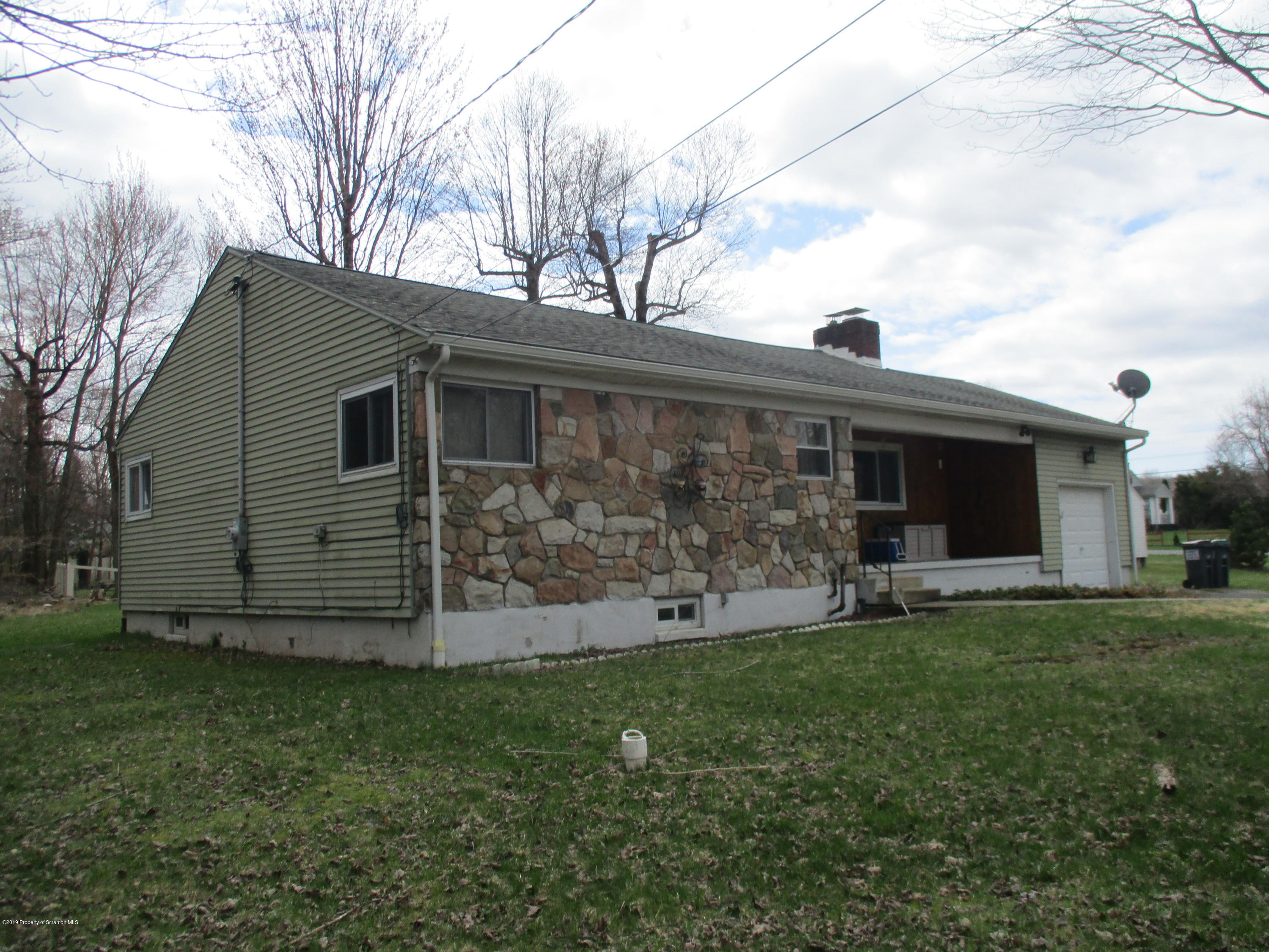 225 Blue Shutters Road Moscow, PA 18444 - Photo 7 of 23 Gallery Image 7