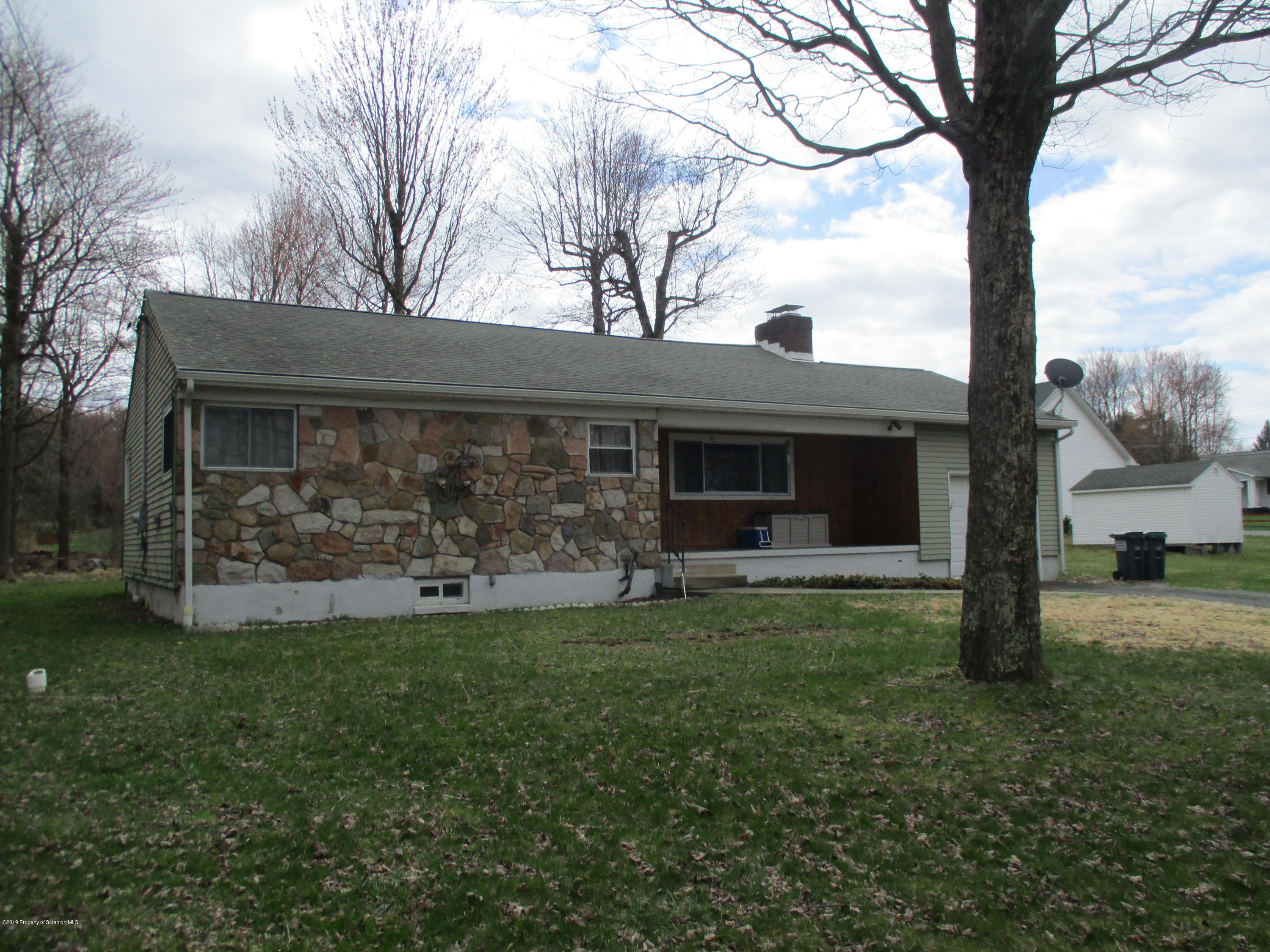225 Blue Shutters Road Moscow, PA 18444 - Photo 8 of 23 Gallery Image 8