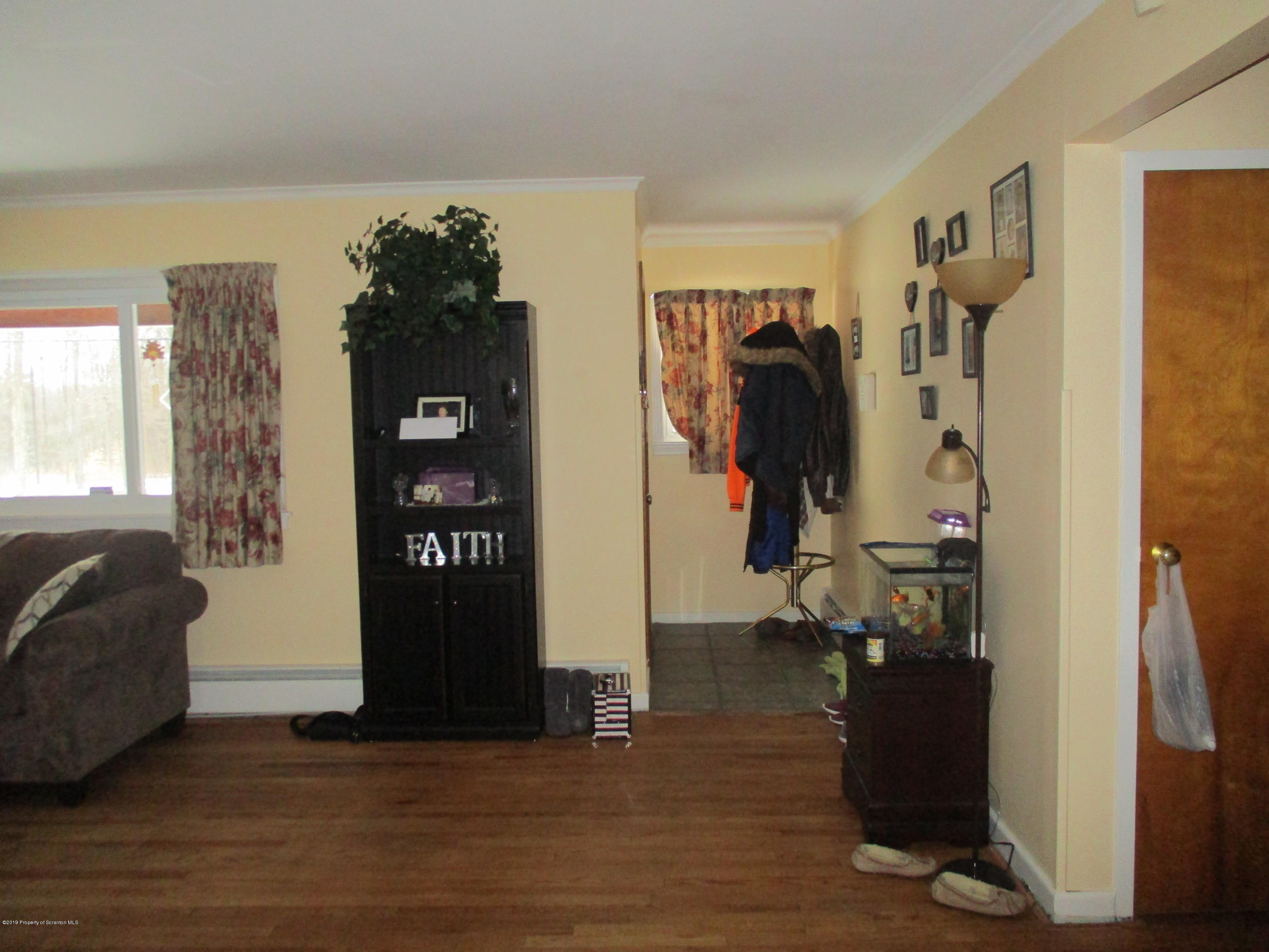 225 Blue Shutters Road Moscow, PA 18444 - Photo 9 of 23 Gallery Image 9