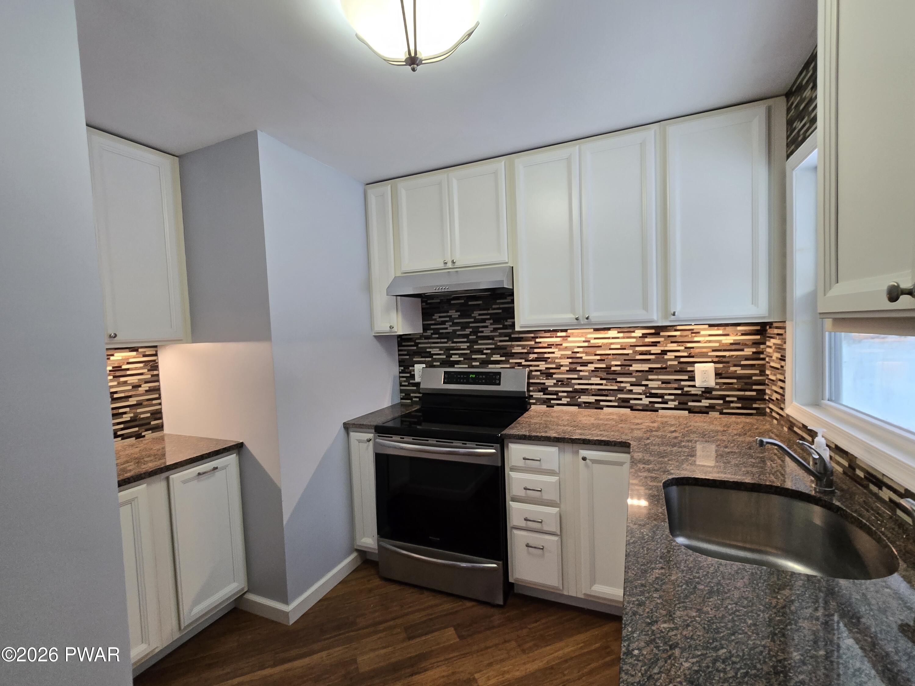 214 Maple Ridge Drive Hawley, PA 18428 - Photo 9 of 38 20260103_154731