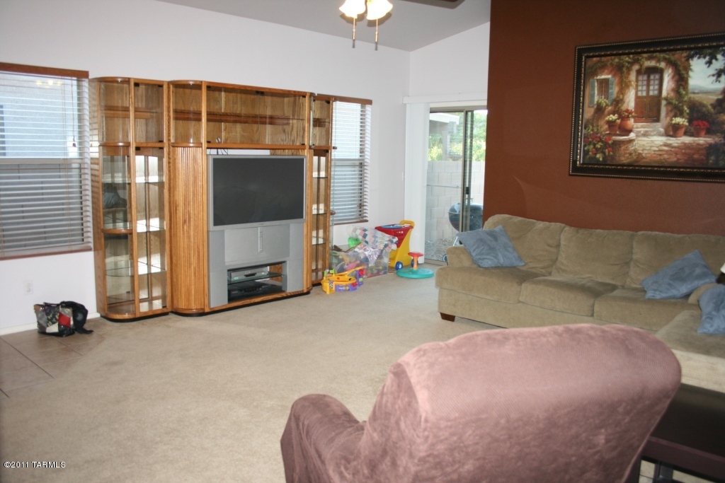 2454 West Rau River Road Tucson, AZ 85705 - Photo 4 of 10