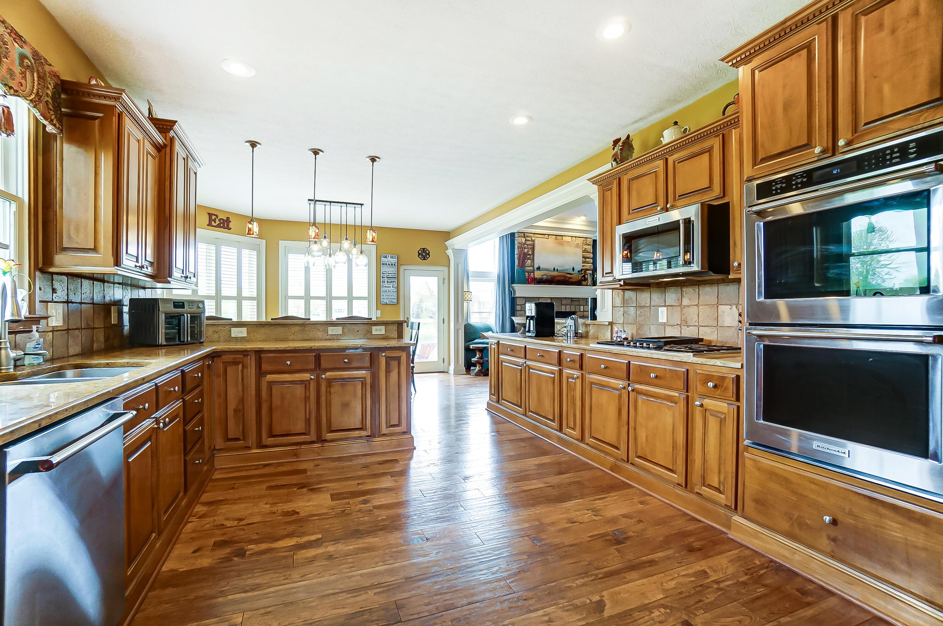 5292 Summer Ridge Lane Galena, OH 43021 - Photo 16 of 46 Gourmet Kitchen