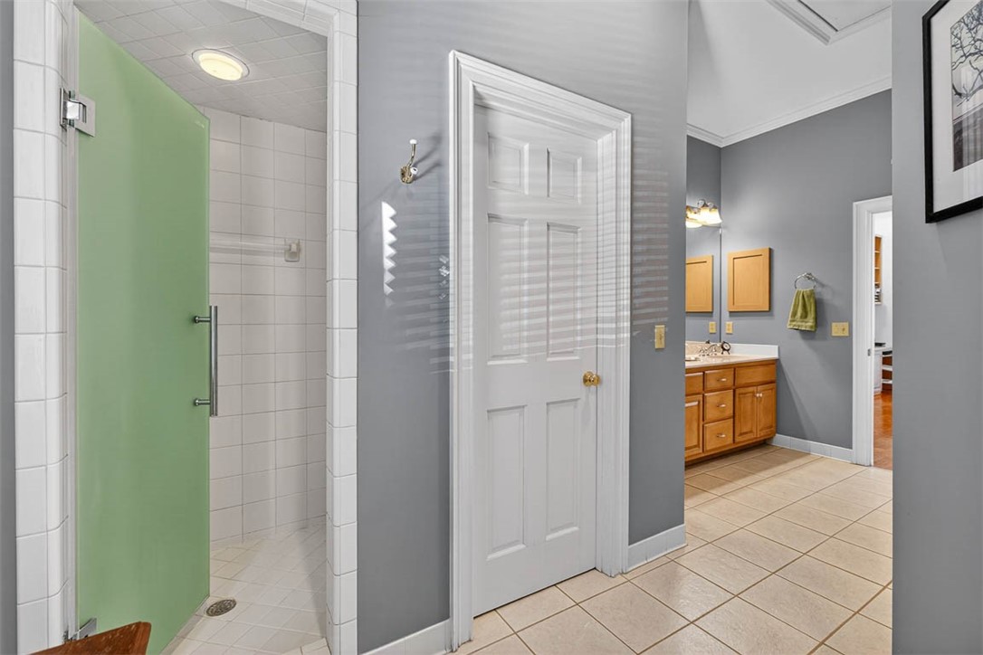 17 Boundary Lane St. Simons Island, GA 31522 - Photo 31 of 62 Primary bathroom