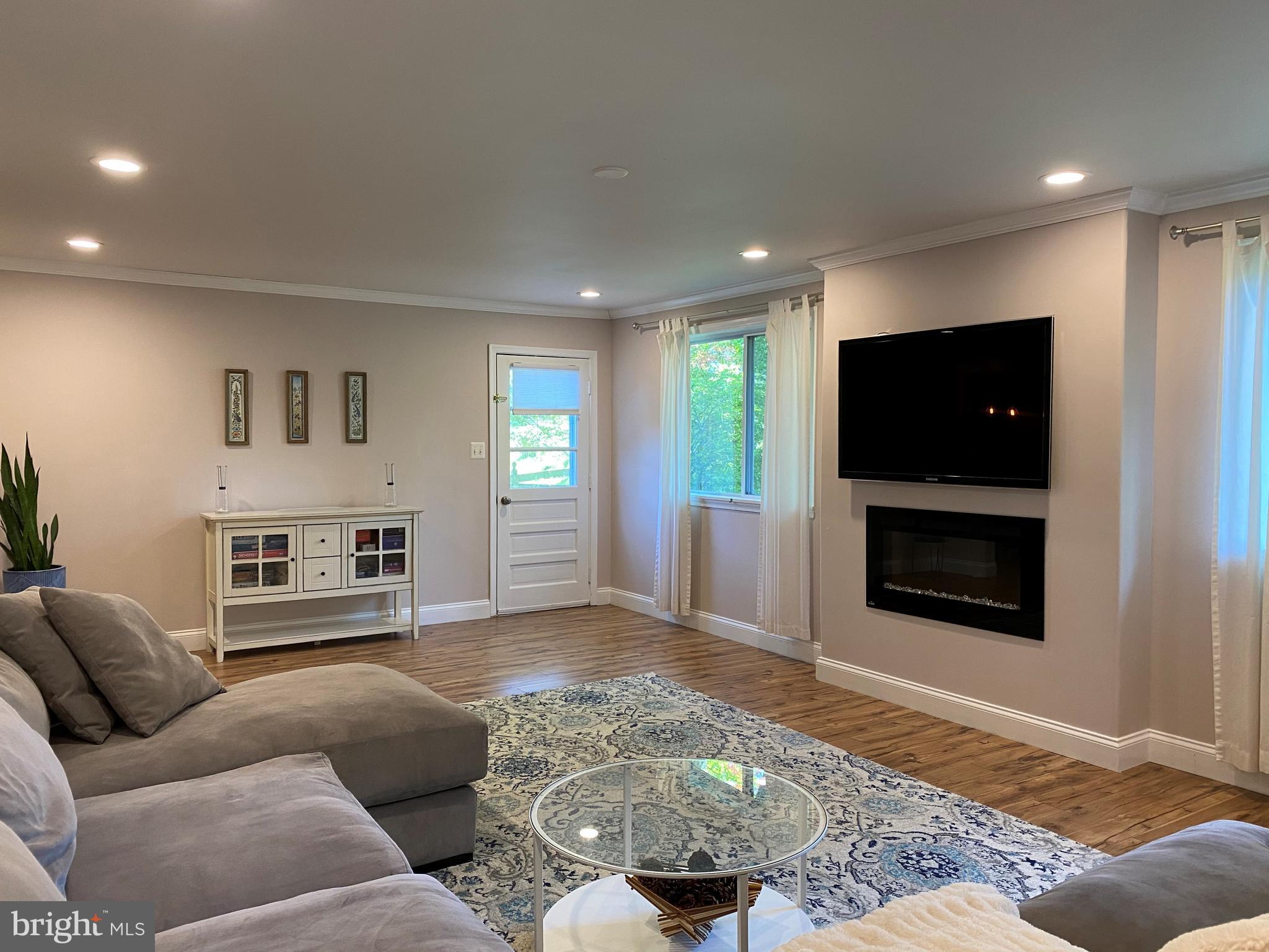 2505 Burridge Road Baltimore, MD 21234 - Photo 11 of 17 Gallery Image 11