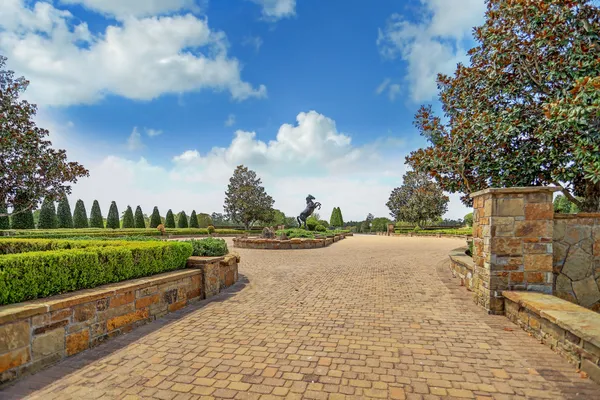 $3,400,000 | 2020 Stallion Lakes Avenue, Waller, TX 77484