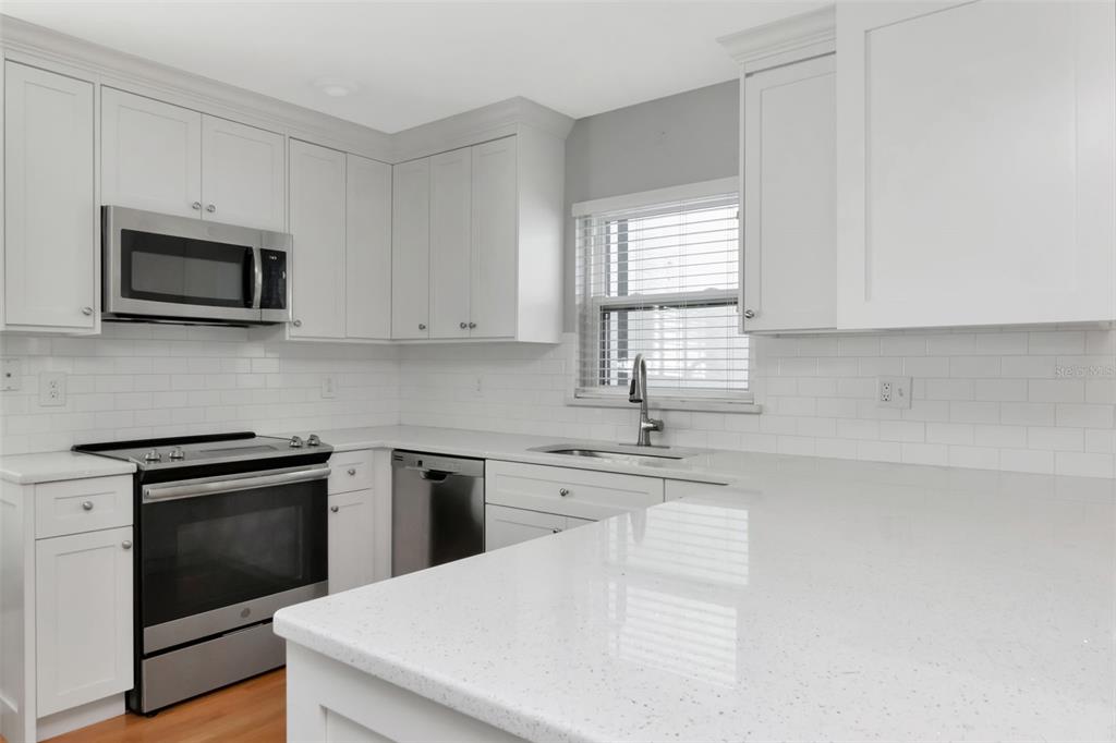 11504 Cerca Del Rio Place Temple Terrace, FL 33617 - Photo 18 of 39