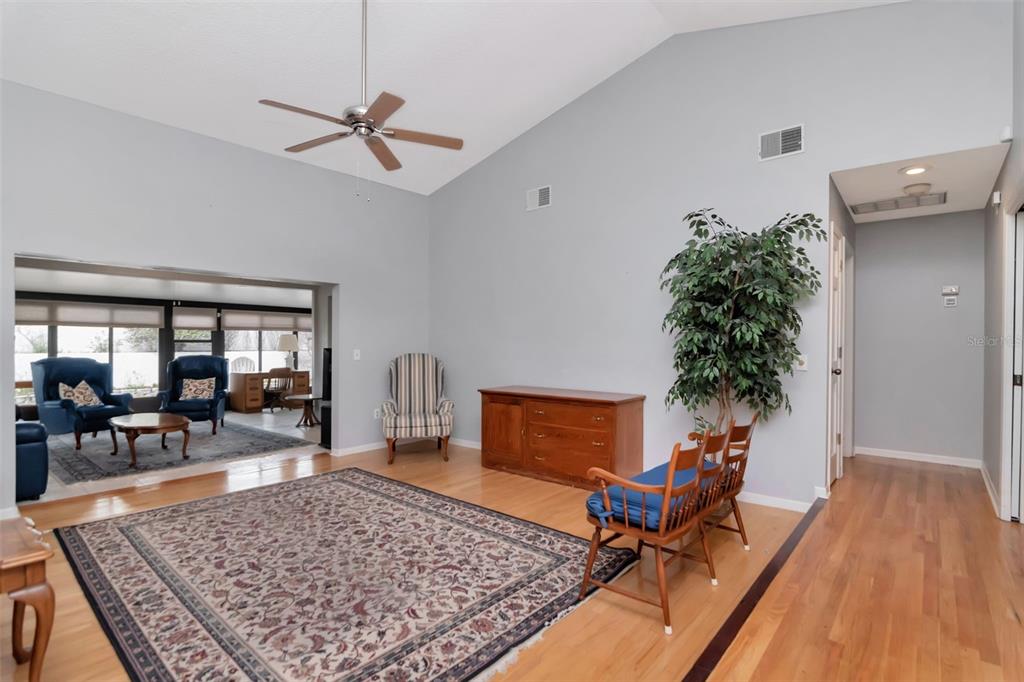 11504 Cerca Del Rio Place Temple Terrace, FL 33617 - Photo 3 of 39