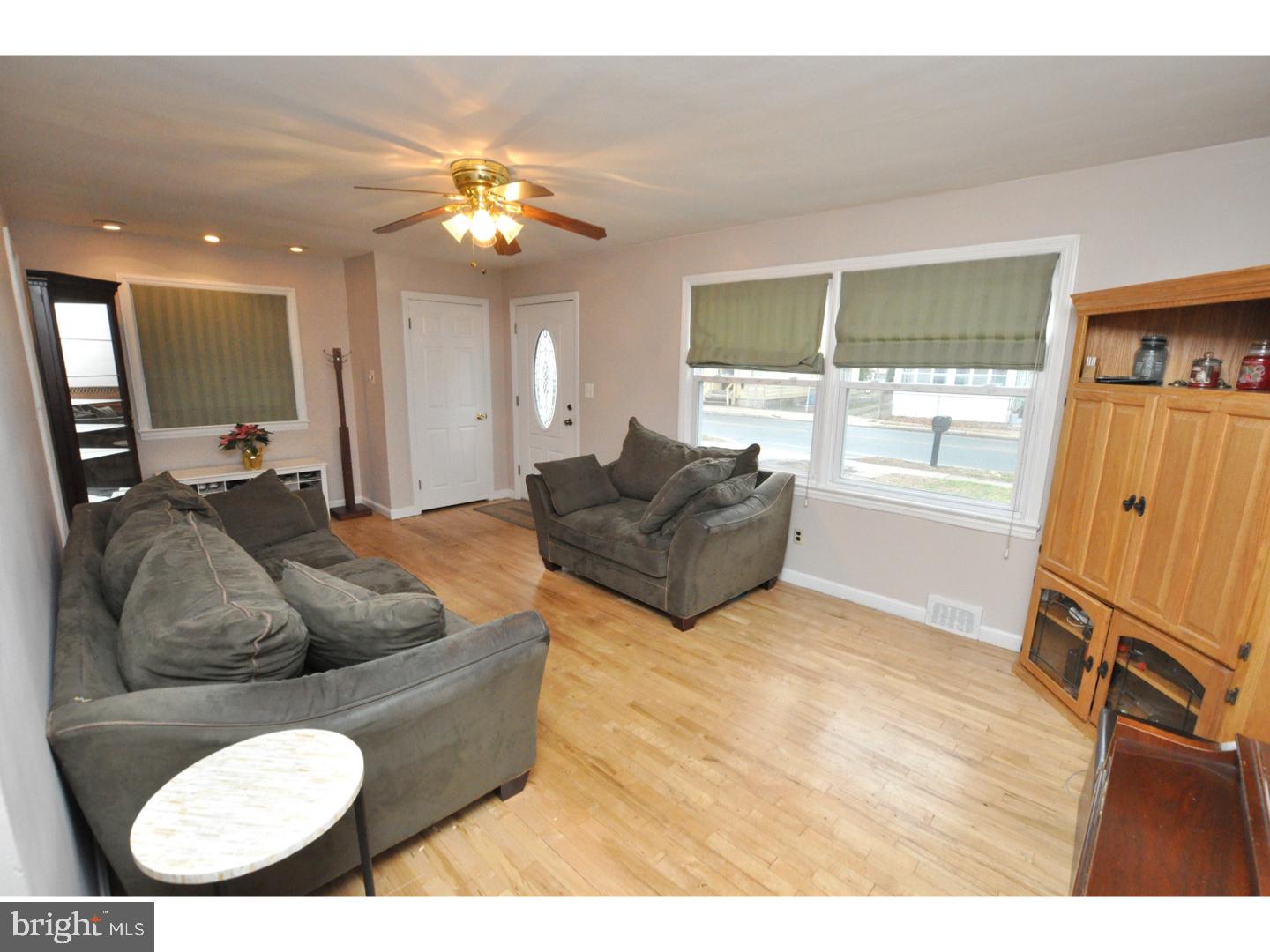512 Klockner Road Hamilton, NJ 08619 - Photo 2 of 25 Living Room