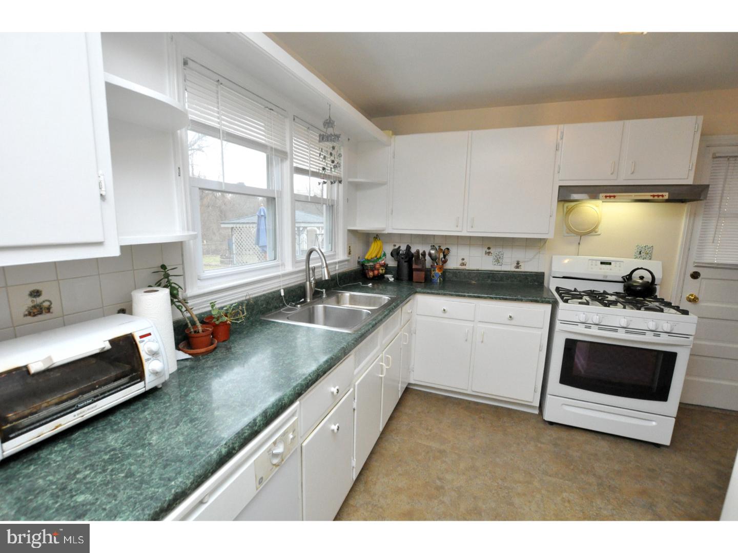 512 Klockner Road Hamilton, NJ 08619 - Photo 8 of 25 Kitchen