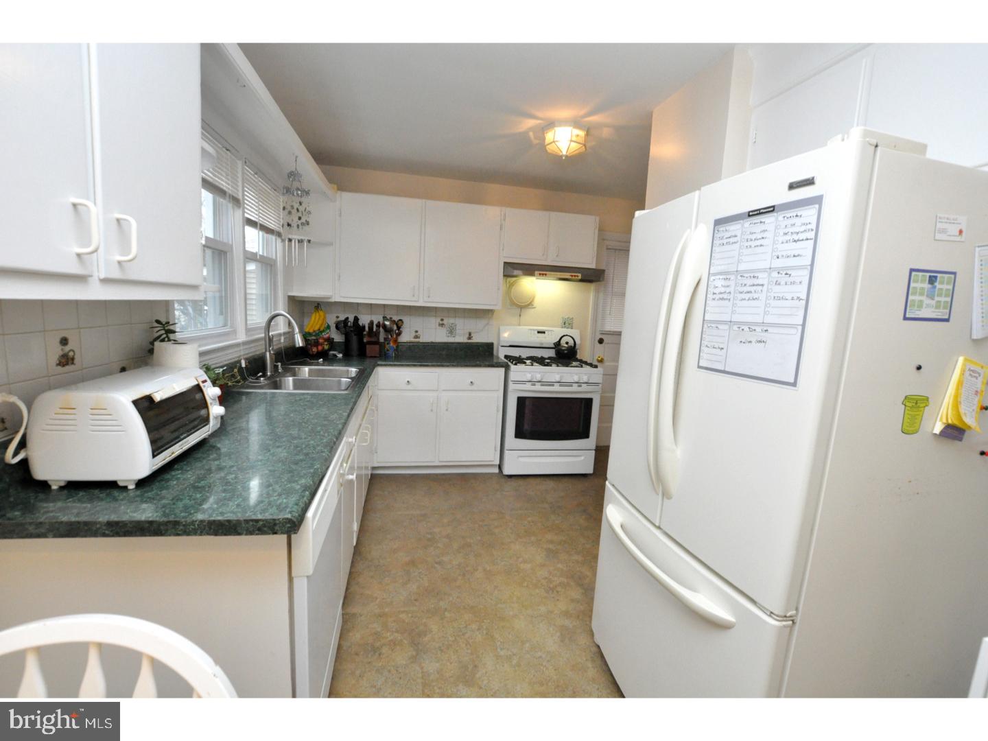512 Klockner Road Hamilton, NJ 08619 - Photo 10 of 25 Kitchen