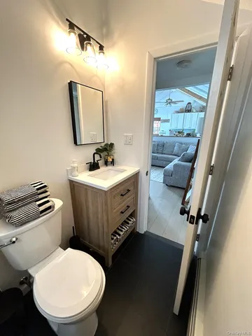 $4,500 | 800 South 6th Street, Lindenhurst, NY 11757