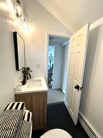 $4,500 | 800 South 6th Street, Lindenhurst, NY 11757