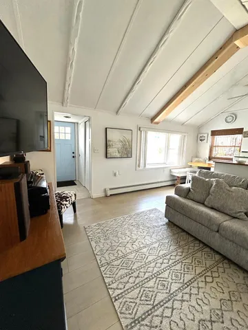 $4,500 | 800 South 6th Street, Lindenhurst, NY 11757