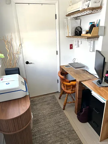 $4,500 | 800 South 6th Street, Lindenhurst, NY 11757