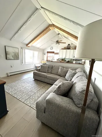 $4,500 | 800 South 6th Street, Lindenhurst, NY 11757