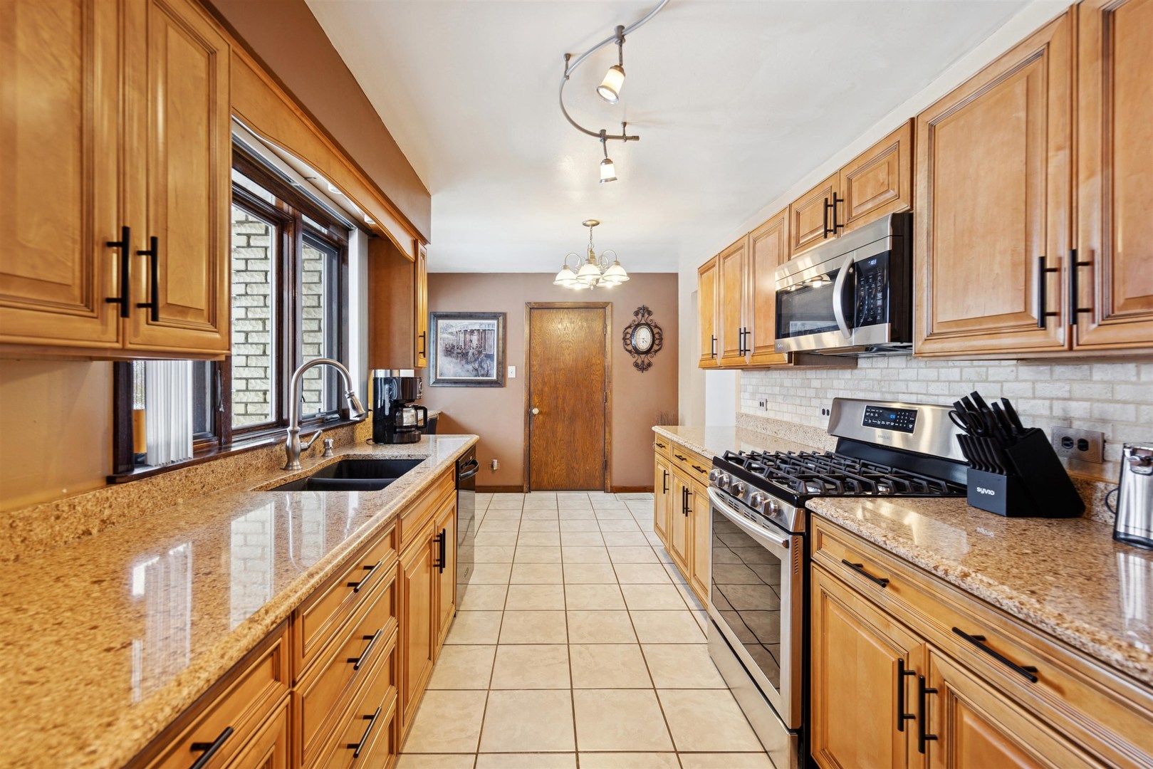 7216 South Octavia Avenue Bridgeview, IL 60455 - Photo 11 of 26