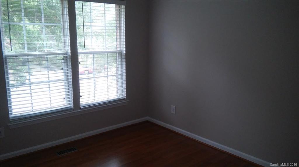 1933 Misty Vale Road Charlotte, NC 28214 - Photo 11 of 19 Gallery Image 11