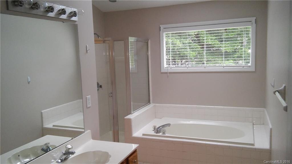 1933 Misty Vale Road Charlotte, NC 28214 - Photo 10 of 19 Gallery Image 10