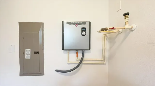 $2,395 | 13405 Lake Monroe Place, Riverview, FL 33579